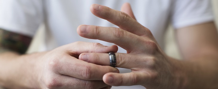 Cheating wedding ring